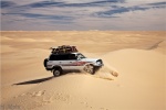 Jeep im Sandmeer